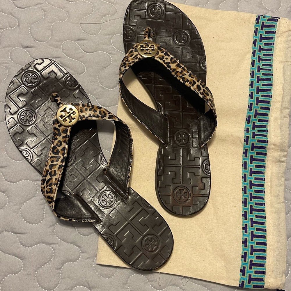 Tory Burch Thora Thongs - Leopard
